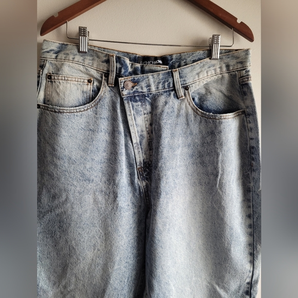 Fashion Nova Cross Over Straight Jeans - Picture 3 of 5